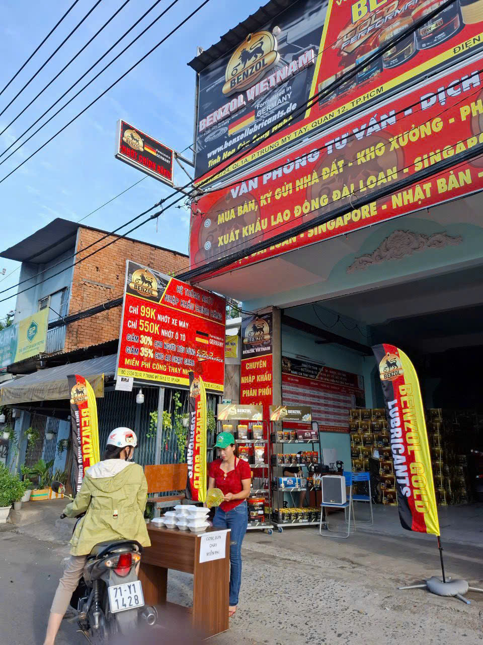 Từ Thiện H&agrave;ng Th&aacute;ng Của C&ocirc;ng Ty Benzol Việt Nam