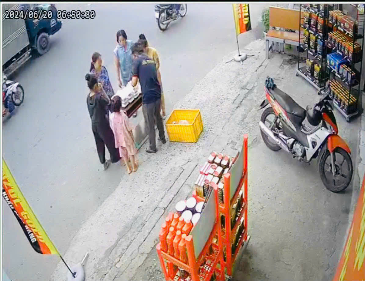 Từ Thiện H&agrave;ng Th&aacute;ng Của C&ocirc;ng Ty Benzol Việt Nam