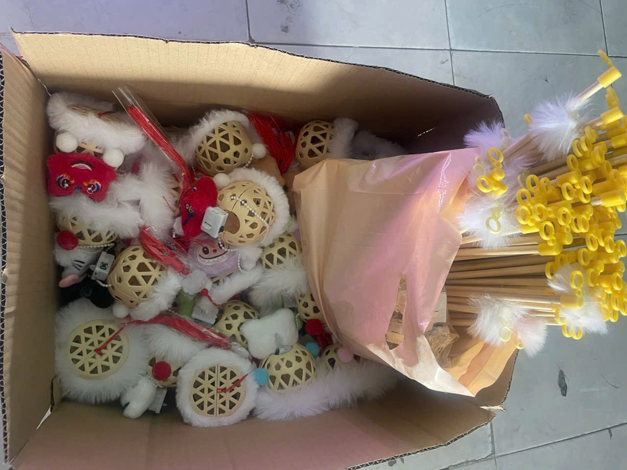 CTY BENZOL Vietnam t&agrave;i trợ đ&egrave;n trung thu cho c&aacute;c ch&aacute;u thiếu nhi ở tổ 41 phường T&acirc;n thới nhất quận 12 v&agrave;o đ&ecirc;m trăng rằm trung thu 15/8/2024