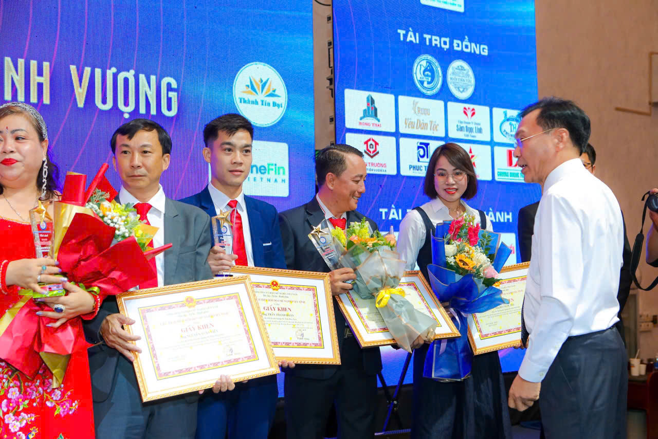 Hội Doanh Nghiệp Ph&iacute;a Nam Kỷ Niệm 20 Năm Th&agrave;nh Lập